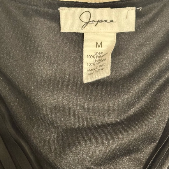 Japna Black Textured V-Neck Blouse - Picture 4 of 4